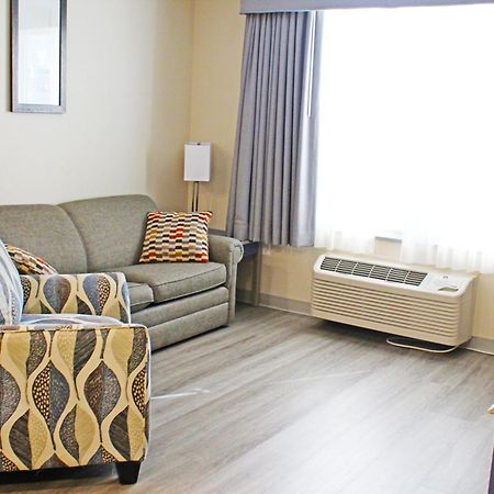 Independence Stay Long Term And Suites Marinette Exterior photo
